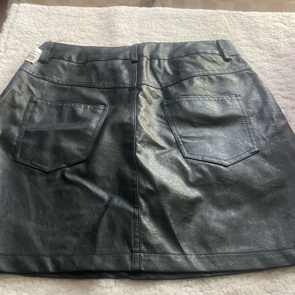 Lioness Contemporary Medium Black A-Line Goth, Streetwear, Moto, Mini Skirt - Picture 5 of 8